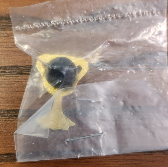 Hufflepuff Cup Pin - Picture 4 of 5